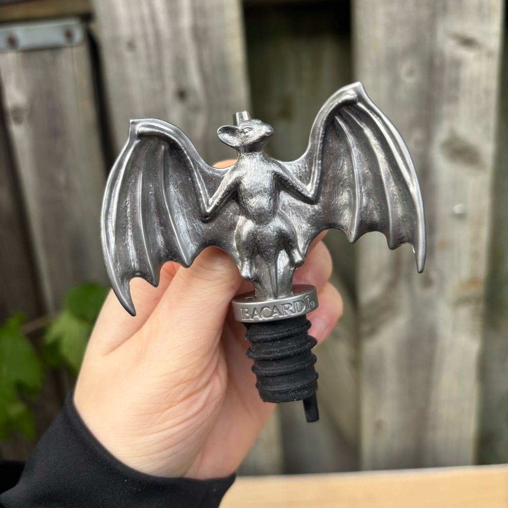 Bacardi Silver Bat Liquor Bottle Pourer Spout Barware Rubber Seal